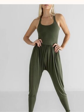 Imbodhi Jumpsuit- Green